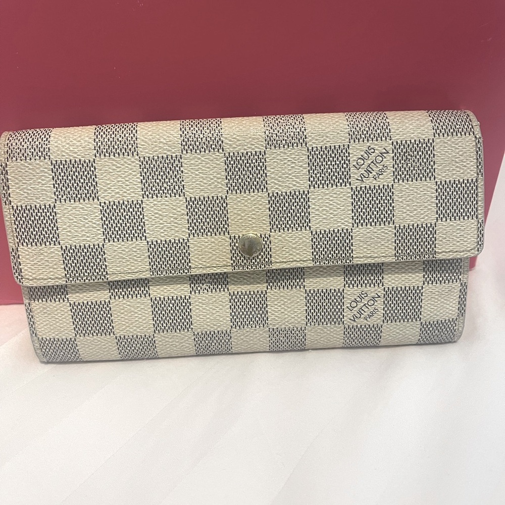 AUTHENTIC Louis Vuitton LV Damier Azur Sarah Wallet 😍